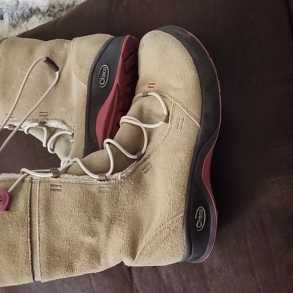 Girls Chaco boots sz 3
